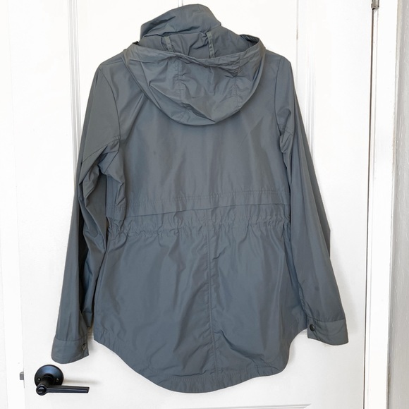 Columbia Wind Breaker - Picture 2 of 6